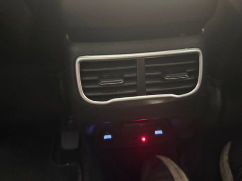 Used 2023 Hyundai Santa Fe Limited image 27