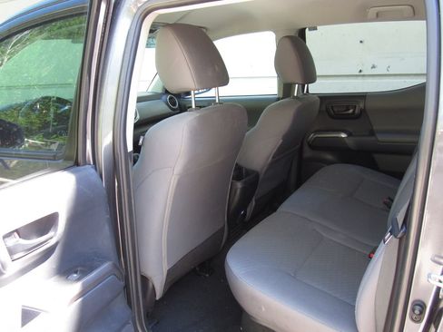 Certified 2023 Toyota Tacoma SR5 AWD/4WD image 18