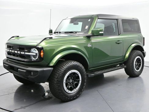 Used 2022 Ford Bronco Outer Banks AWD/4WD image 3