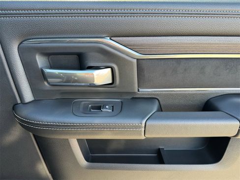 Used 2025 RAM 2500 Laramie w/ Night Edition image 18