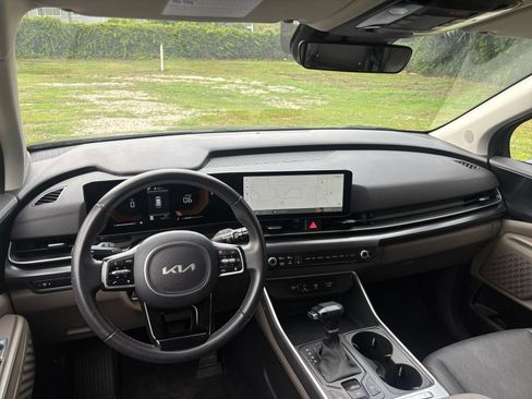 Used 2026 Kia Carnival FWD image 36