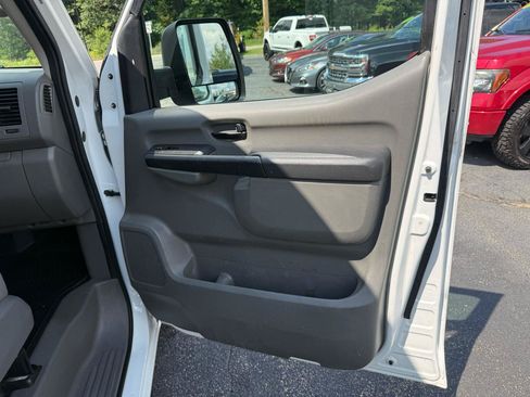Used 2018 Nissan NV 2500 S RWD image 20