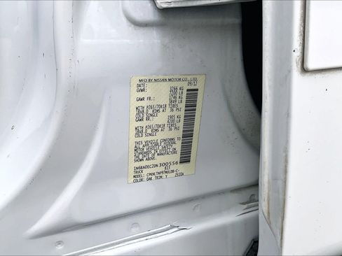 Used 2013 Nissan Titan SV w/ SV Value Truck Pkg AWD/4WD image 33