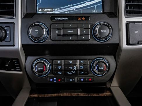 Used 2019 Ford F250 Lariat w/ Lariat Ultimate Package image 28