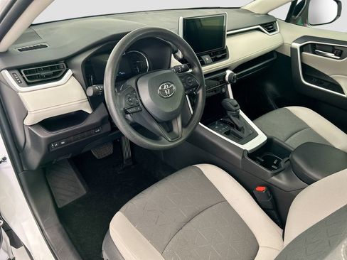 Used 2025 Toyota RAV4 XLE w/ Convenience Package FWD image 9