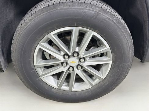 Used 2023 Chevrolet Traverse LT image 35