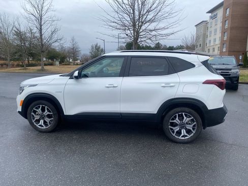 Used 2023 Kia Seltos EX image 6