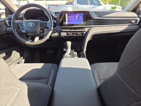 Used 2025 Toyota Camry LE w/ Convenience Package FWD image 5