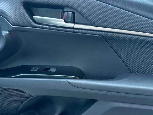 New 2026 Toyota Camry Hybrid FWD image 18