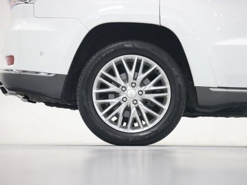 Used 2018 Jeep Grand Cherokee Summit AWD/4WD image 19