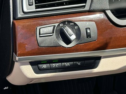Used 2010 BMW 750Li xDrive AWD/4WD image 19