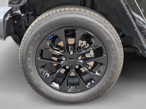 Used 2023 Jeep Wrangler Sahara w/ Cold Weather Group image 9