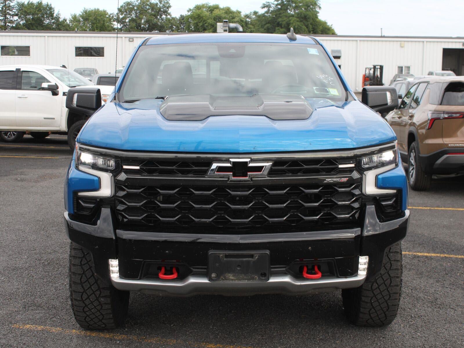 Certified 2022 Chevrolet Silverado 1500 ZR2 w/ Technology Package AWD/4WD image 2