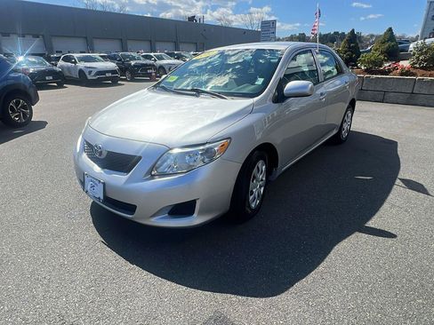 Used 2010 Toyota Corolla LE FWD image 3