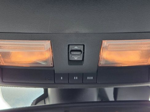 Used 2017 Dodge Challenger GT w/ Driver Convenience Group image 20