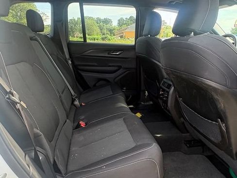 Used 2024 Jeep Grand Cherokee Laredo X w/ Luxury Tech Group I RWD image 8