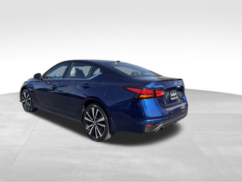 Used 2021 Nissan Altima 2.5 SR w/ SR Premium Package image 9