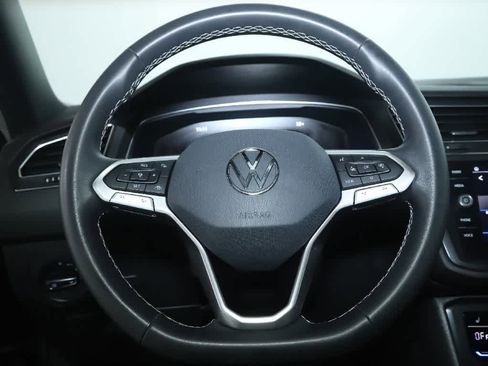 Certified 2023 Volkswagen Tiguan SE w/ Panoramic Sunroof Package image 24