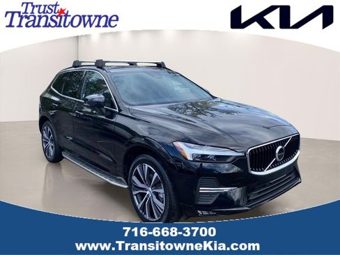 Used 2022 Volvo XC60 B5 Momentum AWD/4WD image 1