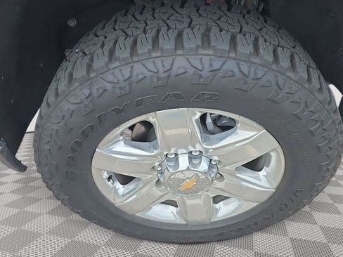 Used 2022 Chevrolet Silverado 2500 LTZ AWD/4WD image 8