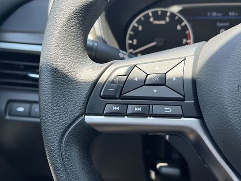 Used 2024 Nissan Altima 2.5 SV FWD image 27