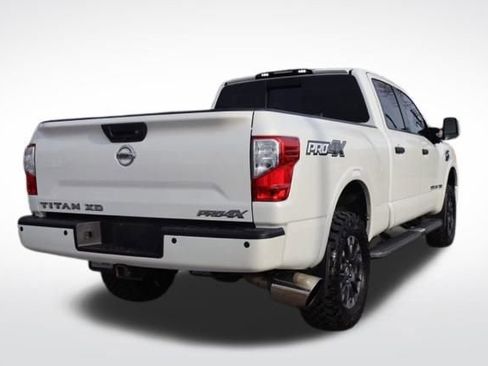 Used 2018 Nissan Titan PRO-4X w/ Pro-4x Convenience Package image 11