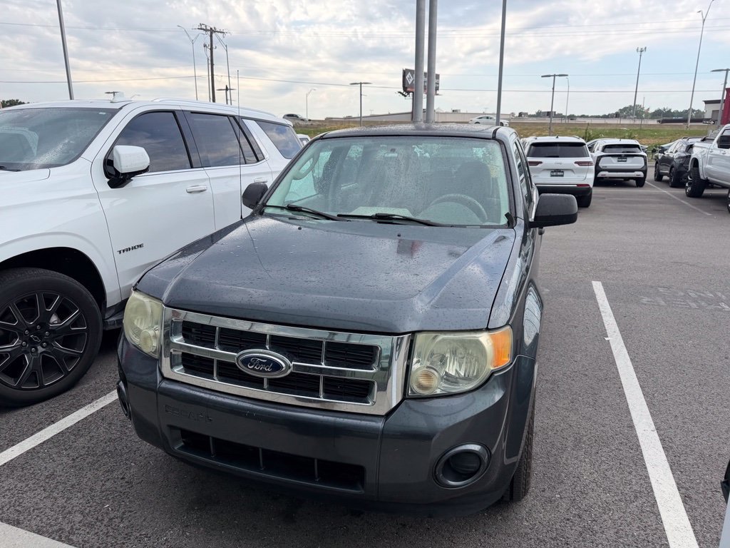 Used 2009 Ford Escape XLS FWD image 2