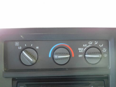 Used 2003 GMC Savana 1500 w/ Chrome Appearance Package image 13