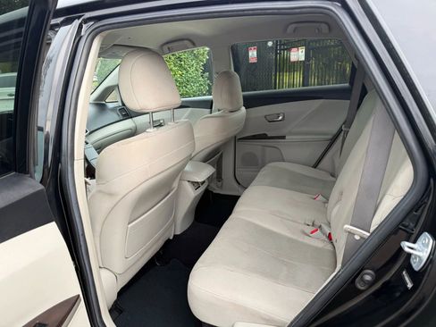 Used 2011 Toyota Venza image 12