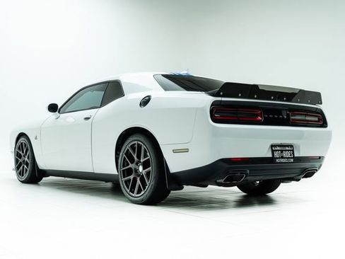 Used 2019 Dodge Challenger R/T Scat Pack w/ Shaker Package image 18