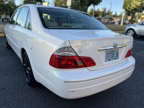 Used 2004 Toyota Avalon XLS FWD image 3