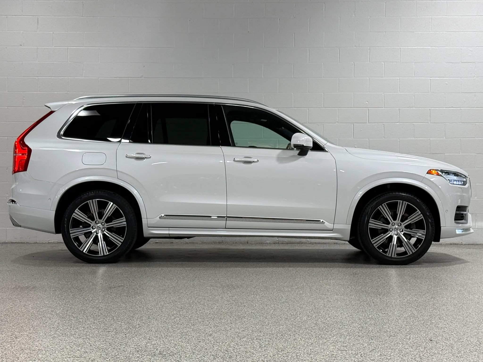 Used 2021 Volvo XC90 T6 Inscription w/ Advanced Package AWD/4WD image 5