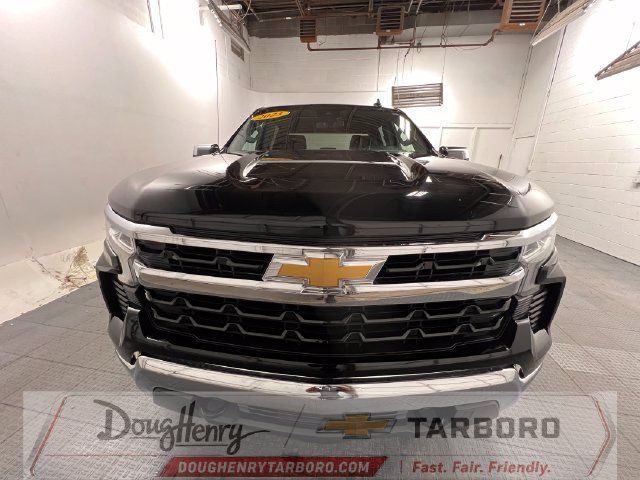 Used 2023 Chevrolet Silverado 1500 LT AWD/4WD image 2