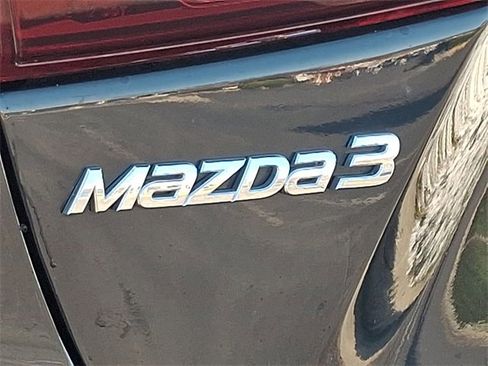 Used 2017 MAZDA MAZDA3 Sport image 31