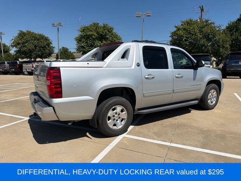 Used 2013 Chevrolet Avalanche LS RWD image 3