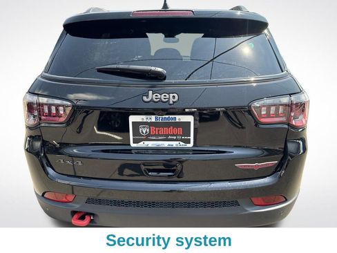 New 2025 Jeep Compass Trailhawk w/ Trailhawk Convenience Group image 13