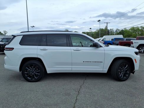 New 2026 Jeep Grand Cherokee L Limited AWD/4WD image 3
