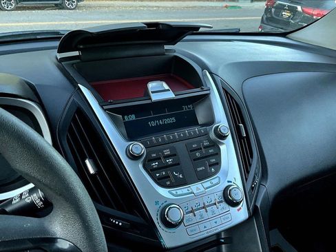 Used 2015 Chevrolet Equinox LS image 18