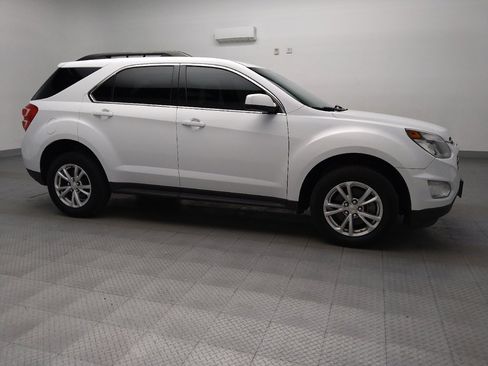 Used 2017 Chevrolet Equinox LT w/ Convenience Package image 11