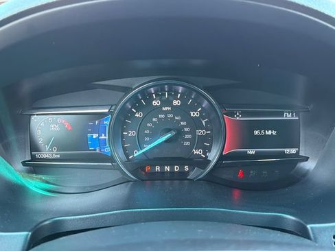 Used 2017 Ford Explorer XLT w/ Equipment Group 202A FWD image 11