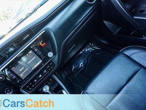 Used 2018 Toyota Corolla XLE image 27