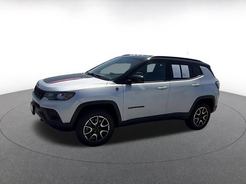 Used 2025 Jeep Compass Trailhawk AWD/4WD image 6