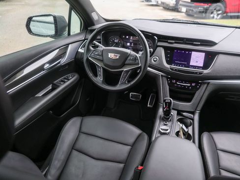 Certified 2023 Cadillac XT5 Sportv w/ Technology Package image 28