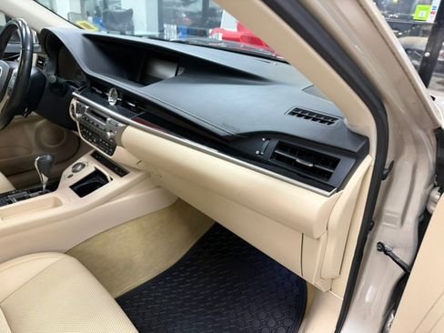 Used 2014 Lexus ES 350 image 32
