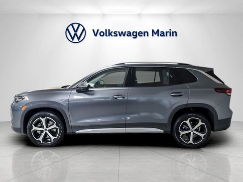 New 2026 Volkswagen Tiguan SE image 2