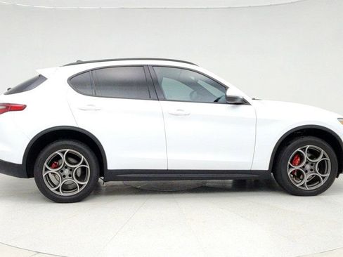 Used 2022 Alfa Romeo Stelvio Sprint image 4