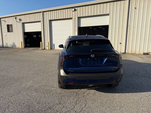Used 2025 Nissan Kicks SR FWD image 6