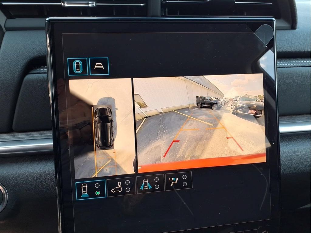 New 2027 GMC Terrain Denali w/ LPO, Floor Liner Package AWD/4WD image 9