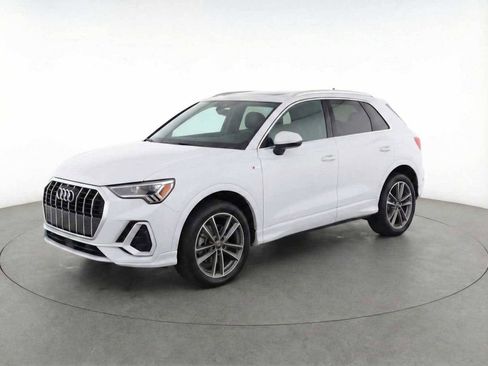 Used 2024 Audi Q3 2.0T Premium image 1