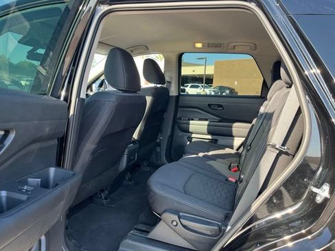 Used 2025 Nissan Pathfinder SV FWD image 22